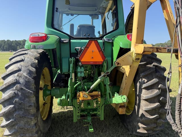 Image of John Deere 7220 equipment image 4
