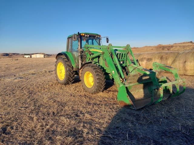 Image of John Deere 7220 equipment image 2