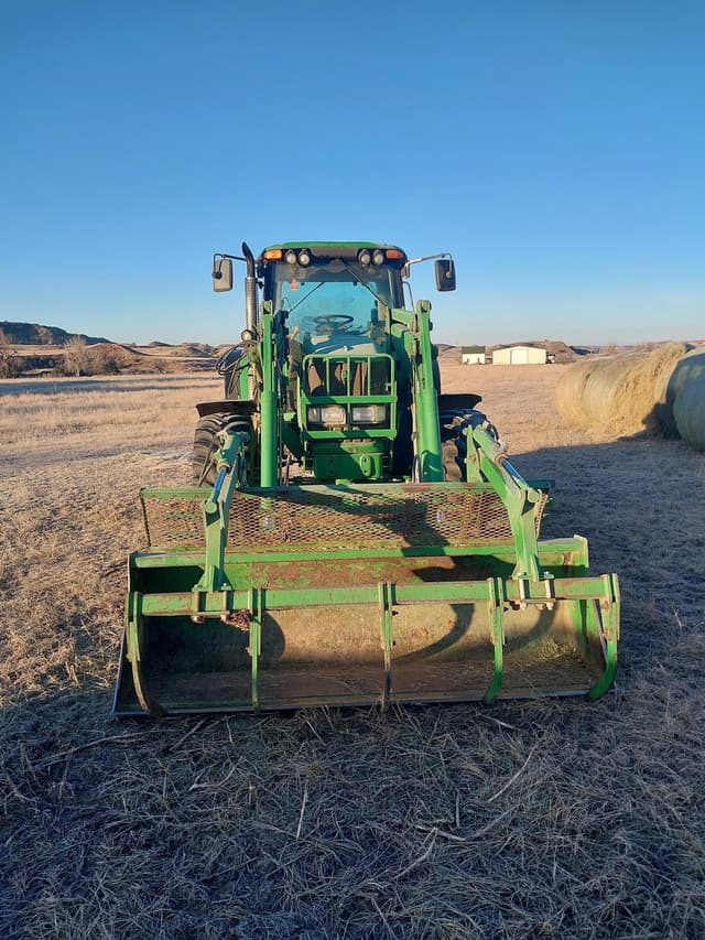 Image of John Deere 7220 equipment image 3
