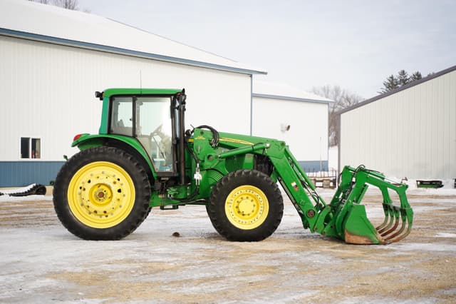 Image of John Deere 7220 equipment image 3