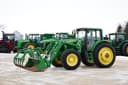 2005 John Deere 7220 Image