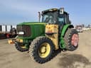 2005 John Deere 7220 Image