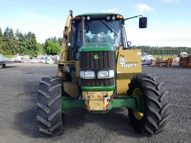 Image of John Deere 7220 equipment image 1