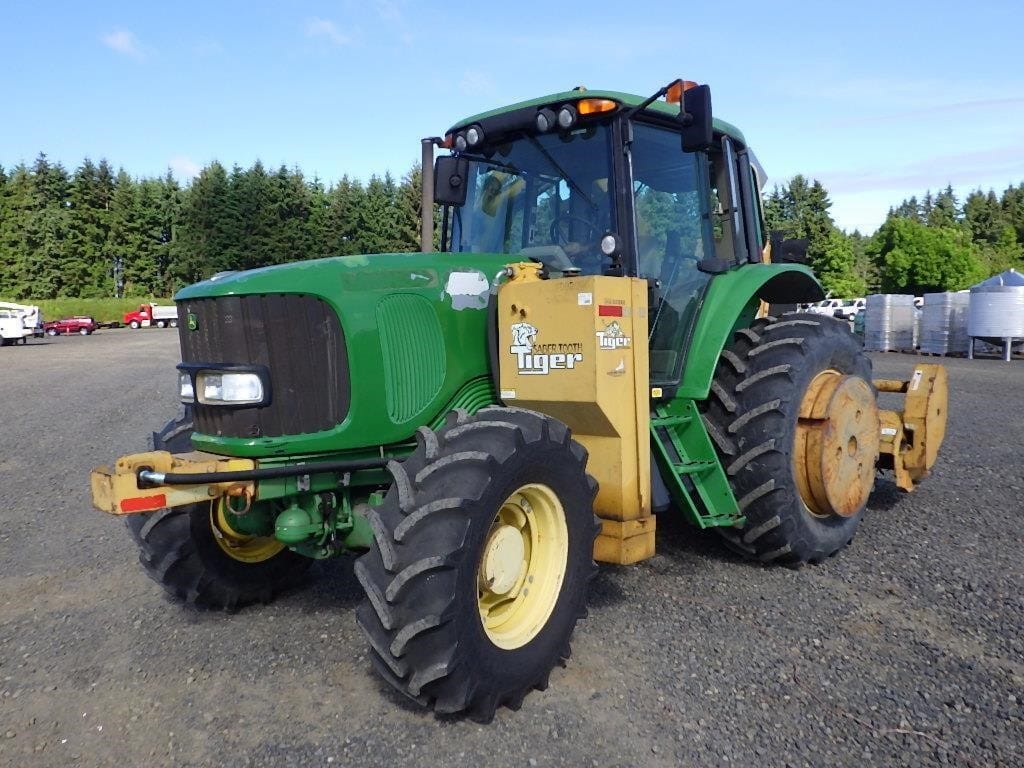 2005 John Deere 7220 Equipment Image0