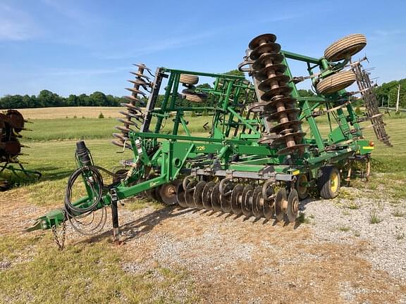 Image of John Deere 726 equipment image 2