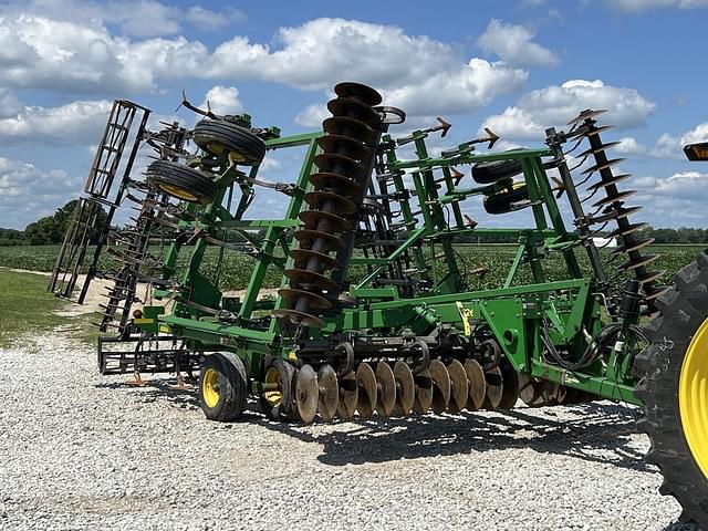 Image of John Deere 726 equipment image 1