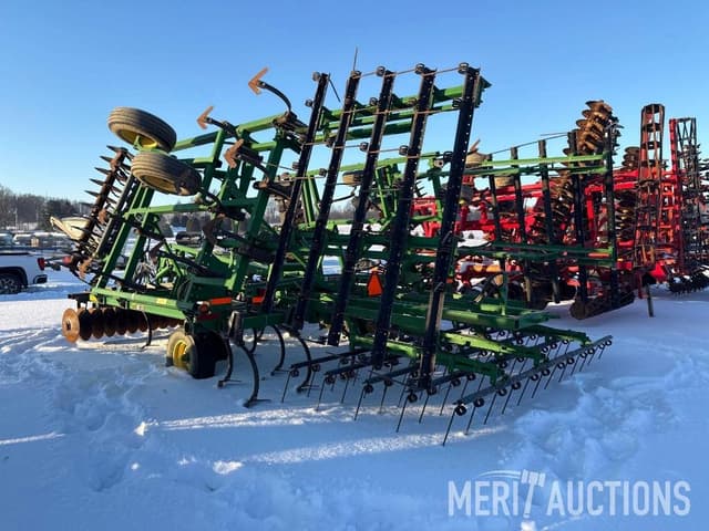 Image of John Deere 726 equipment image 2