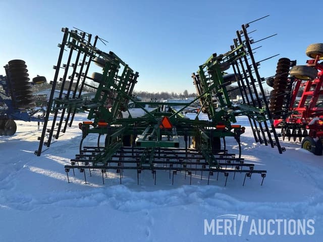 Image of John Deere 726 equipment image 3