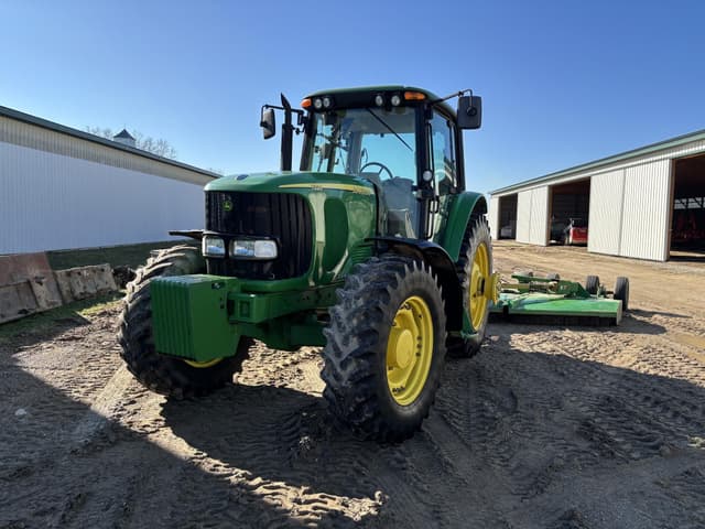 Image of John Deere 7320 equipment image 4