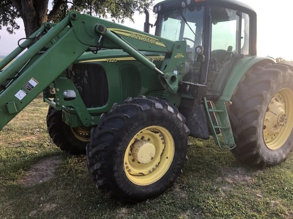 Main image John Deere 7320