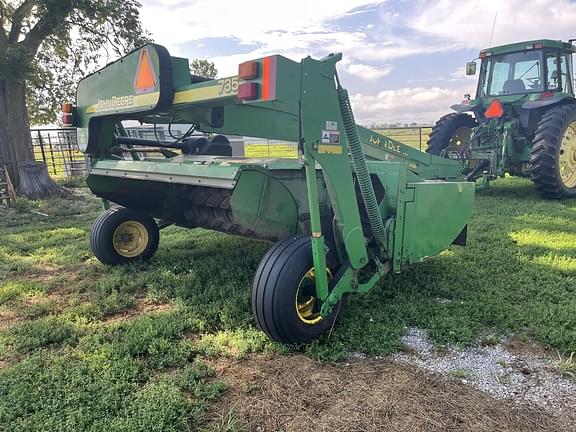 Image of John Deere 735 equipment image 4