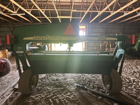 Image of John Deere 735 equipment image 3