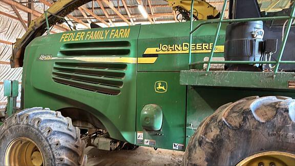 Image of John Deere 7400 Primary image