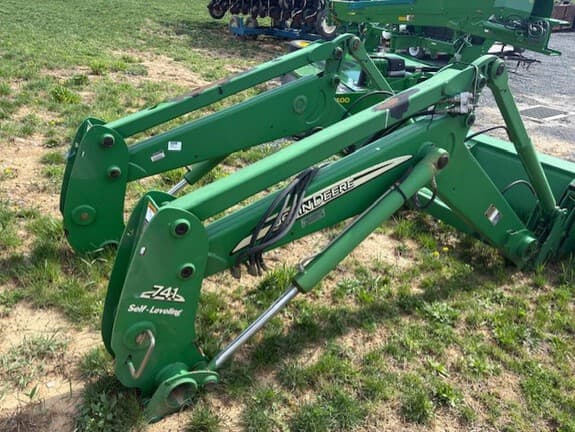 Image of John Deere 741 equipment image 1