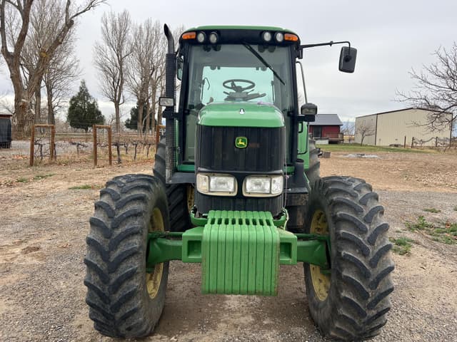 Image of John Deere 7420 equipment image 1