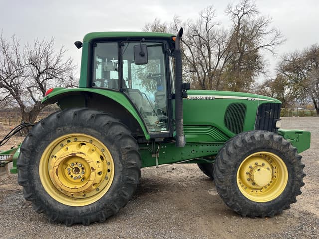 Image of John Deere 7420 equipment image 3