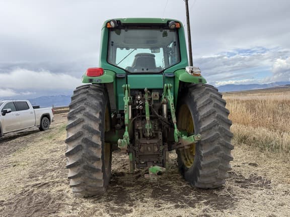 Image of John Deere 7420 equipment image 3