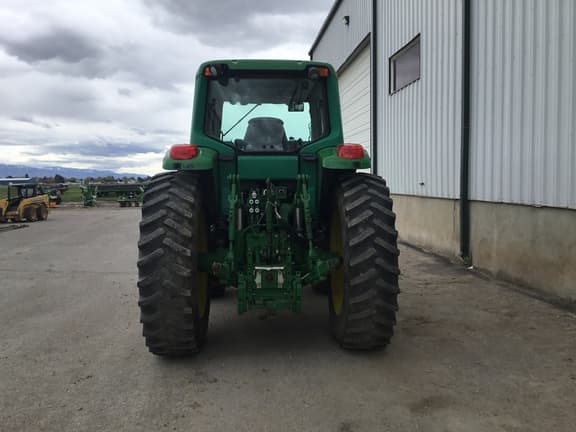 Image of John Deere 7420 equipment image 3