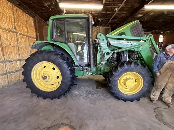 Image of John Deere 7420 equipment image 2