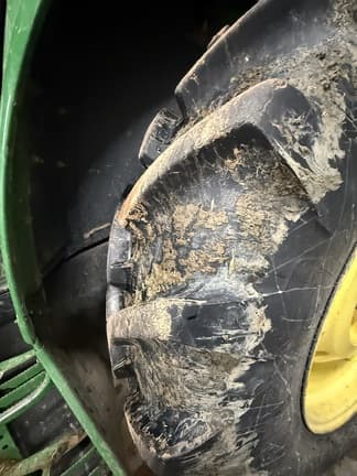 Image of John Deere 7420 equipment image 4