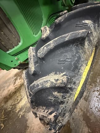 Image of John Deere 7420 equipment image 1