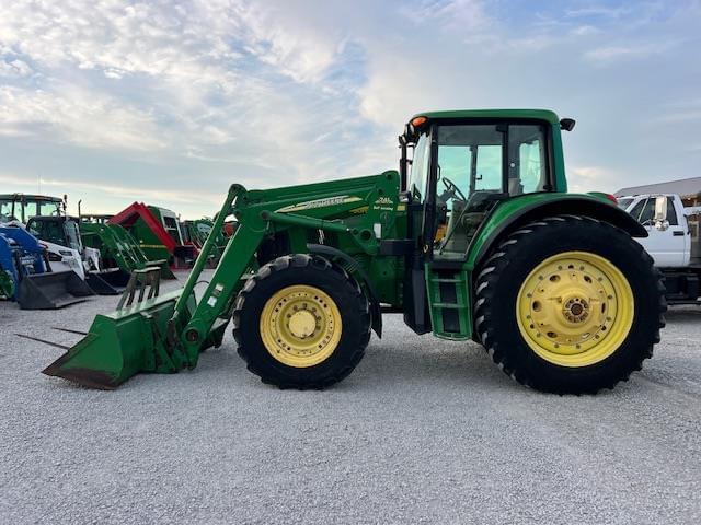 Image of John Deere 7420 equipment image 4