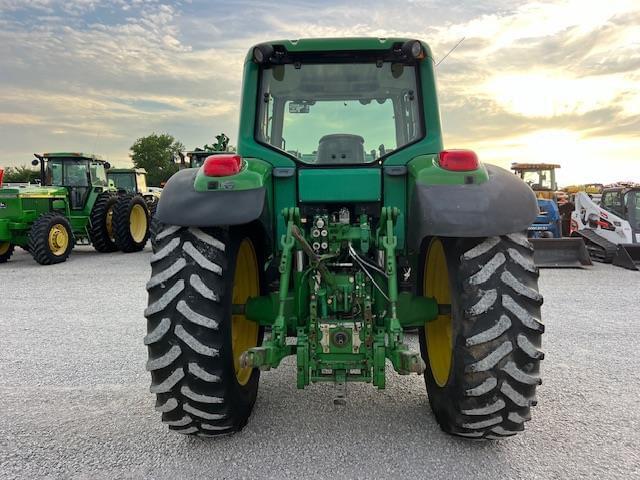 Image of John Deere 7420 equipment image 2