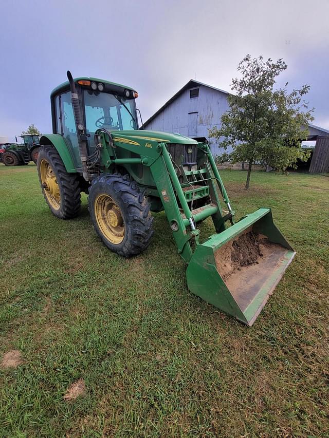 Image of John Deere 7420 equipment image 1