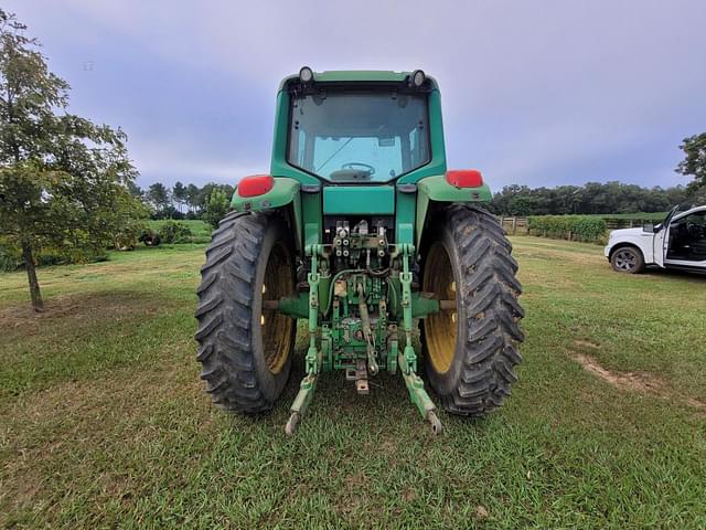 Image of John Deere 7420 equipment image 3