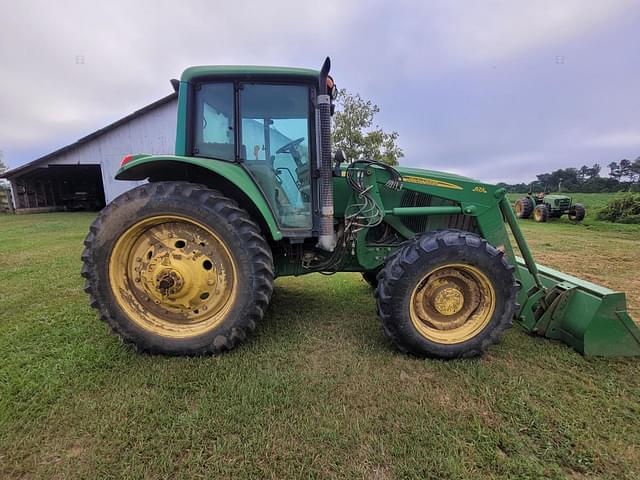 Image of John Deere 7420 equipment image 4