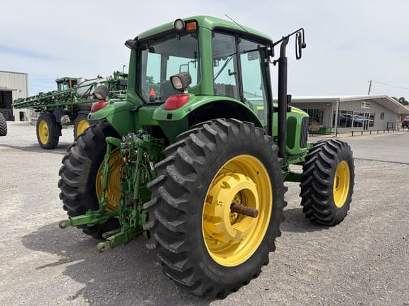 Image of John Deere 7420 equipment image 4