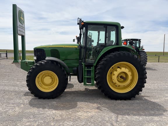 Image of John Deere 7420 equipment image 1