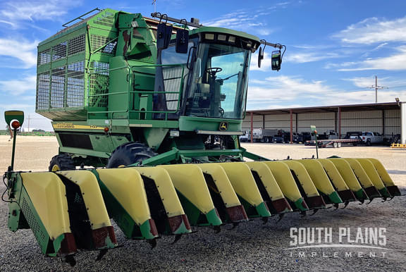 Image of John Deere 7460 equipment image 3