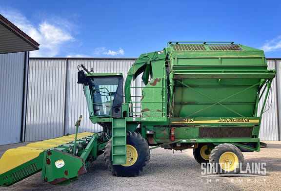2005 John Deere 7460 Equipment Image0