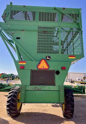 Image of John Deere 7460 equipment image 4