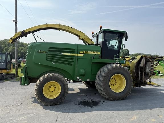 Image of John Deere 7500 equipment image 1