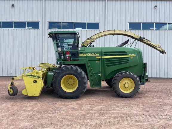 Image of John Deere 7500 equipment image 3