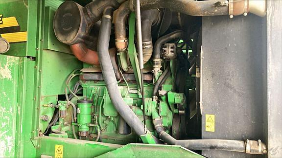 Image of John Deere 7500 equipment image 4