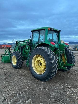 Image of John Deere 7520 equipment image 1