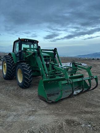 Image of John Deere 7520 equipment image 4