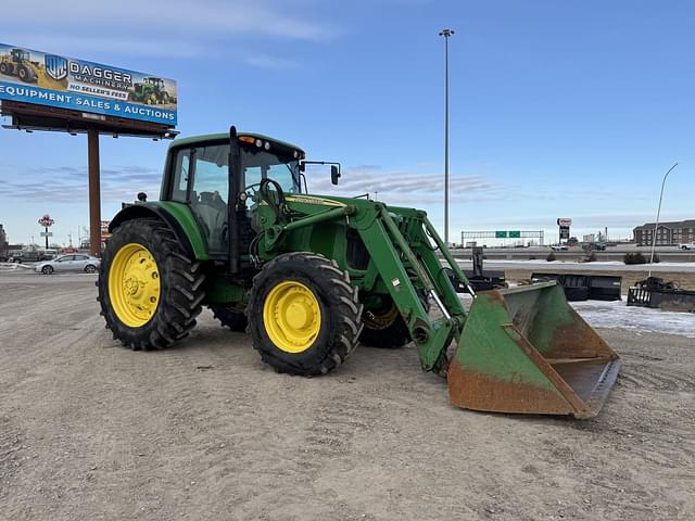 Image of John Deere 7520 equipment image 2