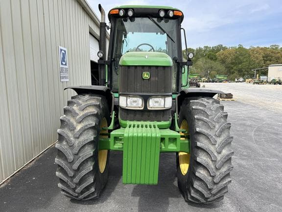 Image of John Deere 7520 equipment image 1