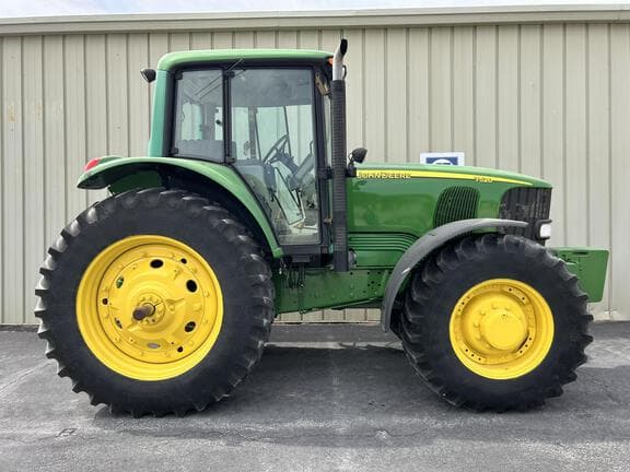 Image of John Deere 7520 equipment image 3