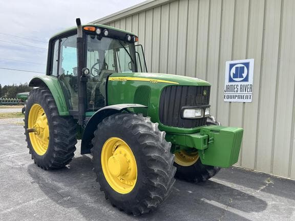 Image of John Deere 7520 equipment image 4