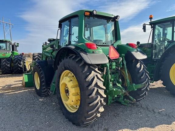 Image of John Deere 7520 equipment image 4