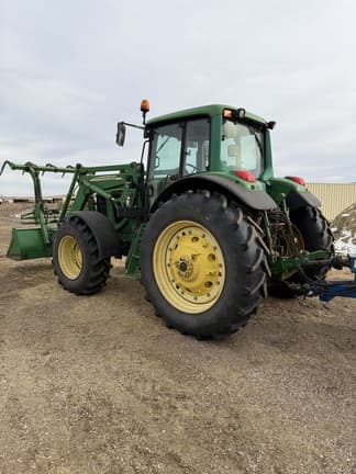 Image of John Deere 7520 equipment image 3