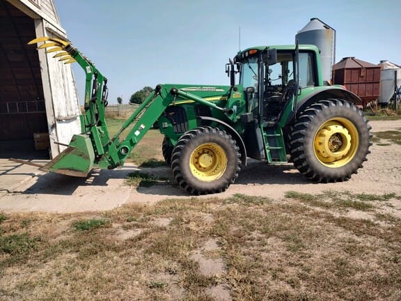 Main image John Deere 7520