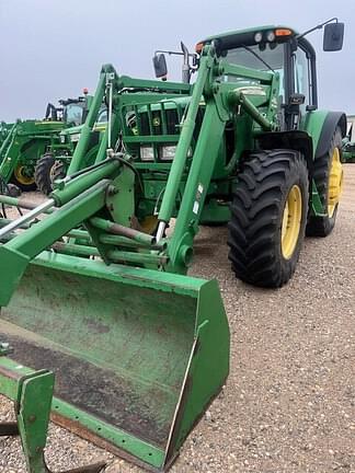 Image of John Deere 7520 equipment image 2