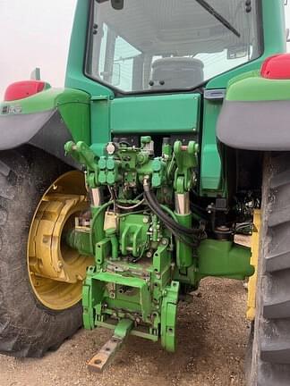 Image of John Deere 7520 equipment image 4