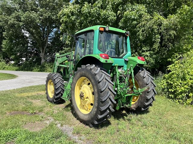 Image of John Deere 7520 equipment image 2